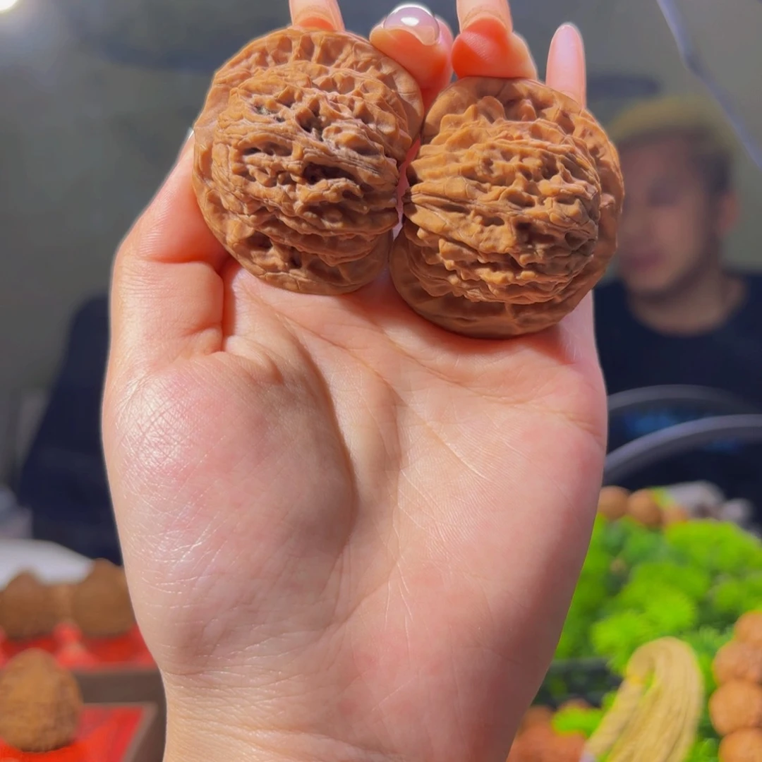 桃核把件46四座楼原生态