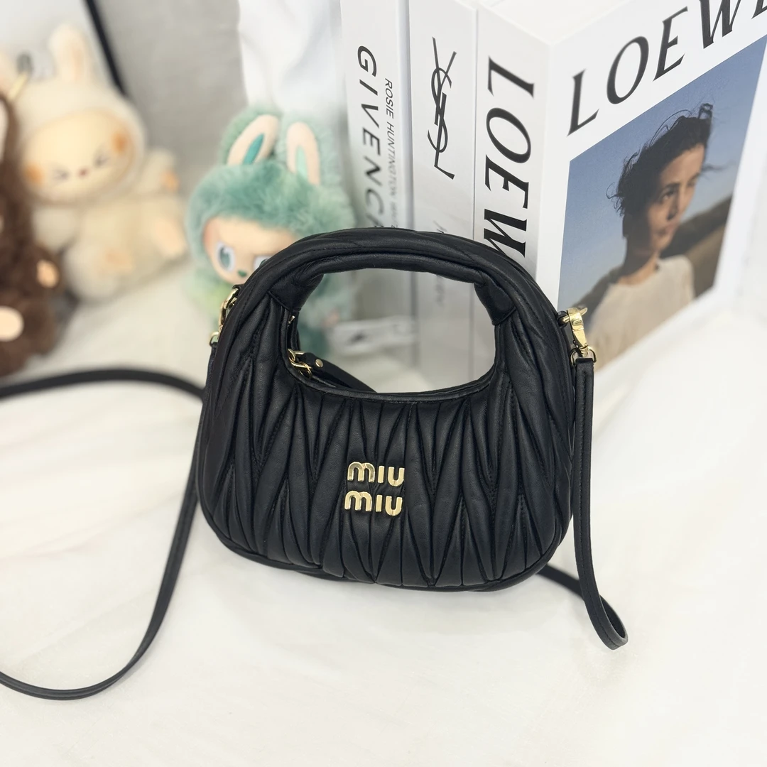 99新 MIU MIU/缪缪 Miumiu/呼啦圈/黑金/mini/经典百搭/斜挎包