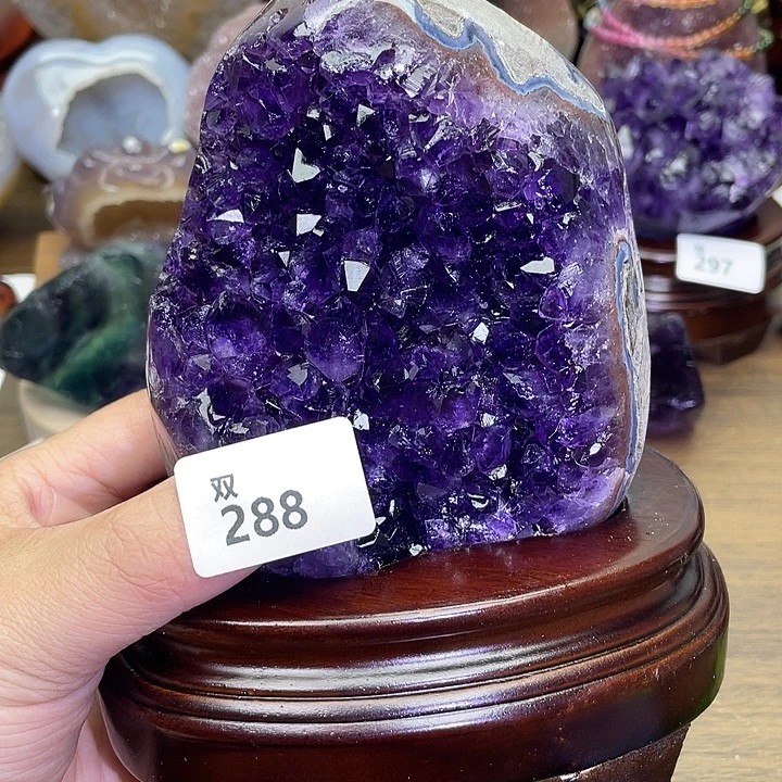 未镶嵌水晶大型摆件（非配饰）