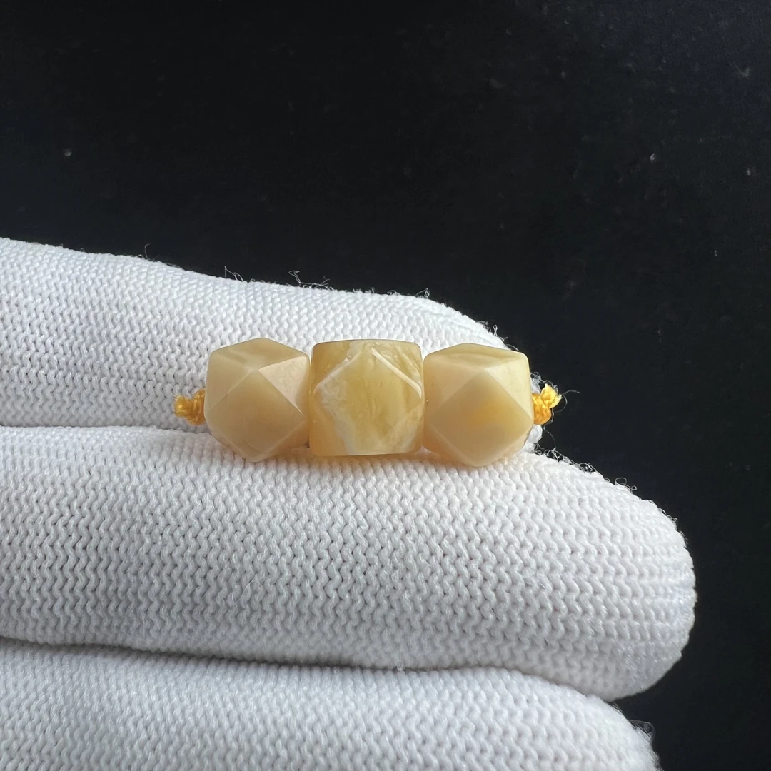 B2874天然原矿俄料蜜蜡 配饰 8-9mm支持复检