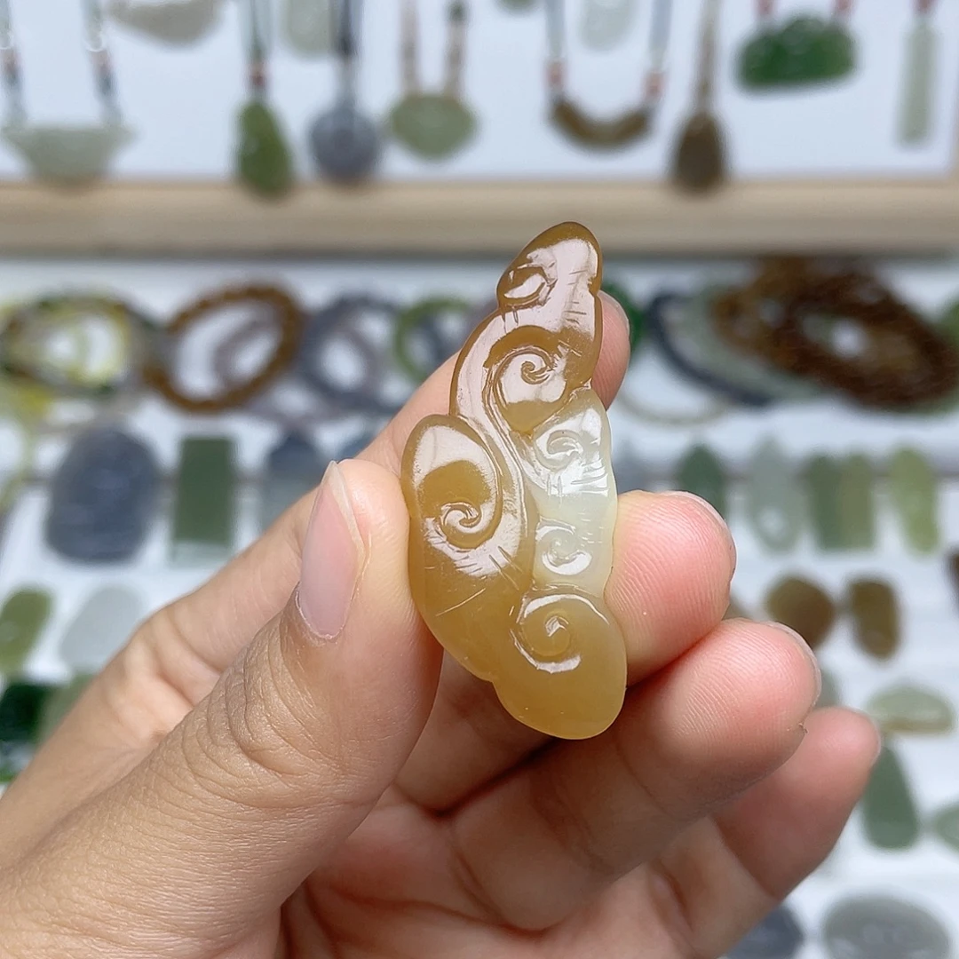 和田玉（糖玉）未镶嵌颈饰