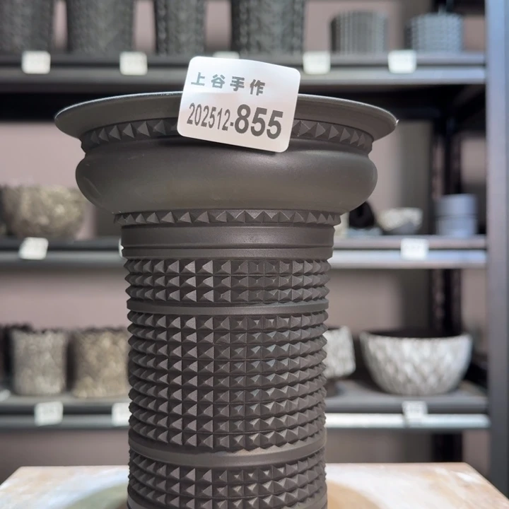 内口13高19铆钉素黑