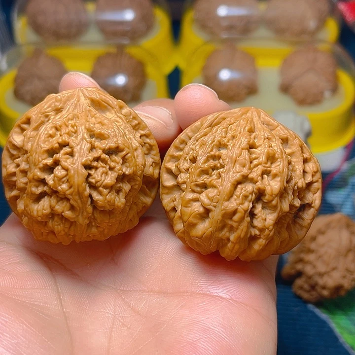 文玩核桃吊坠大粗筋