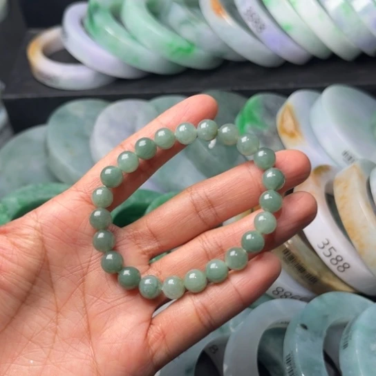 定制翡翠未镶嵌手镯