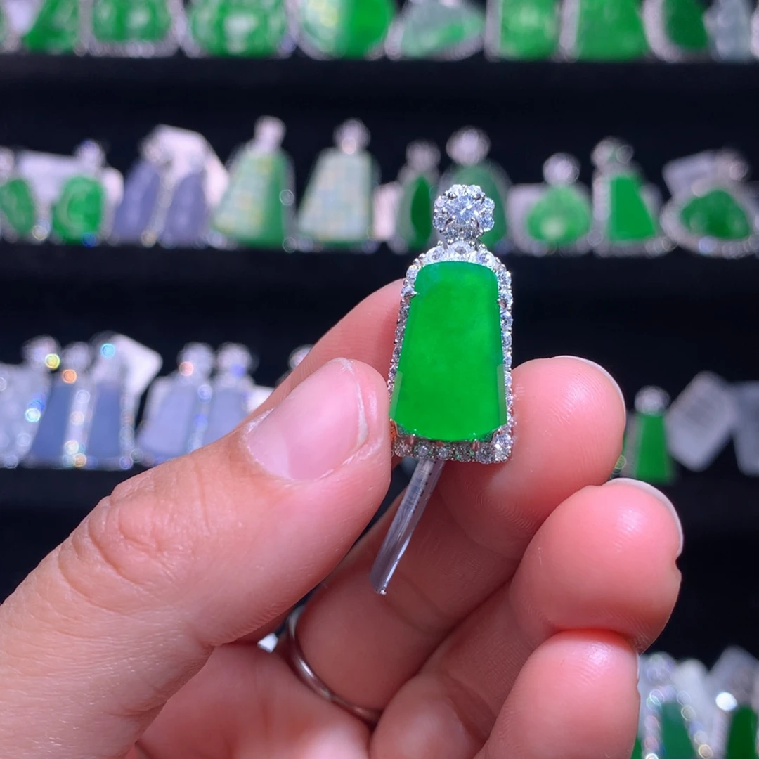 【闪购商品】颈饰银S925镶嵌翡翠天然翡翠