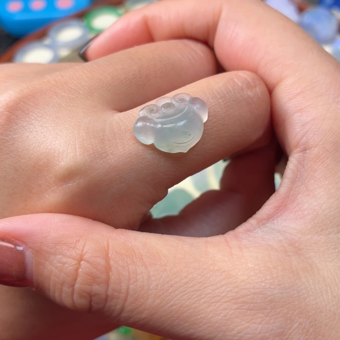 定制翡翠未镶嵌如意头