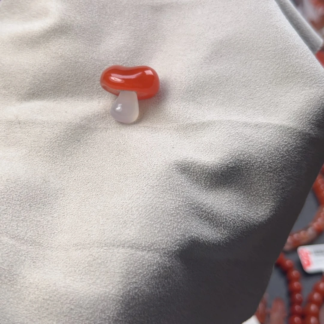 南红玛瑙未镶嵌挂件