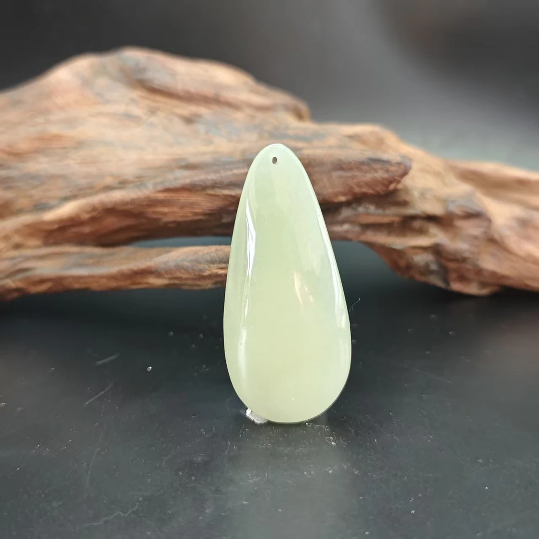 Z和田玉水滴无事牌（1317）