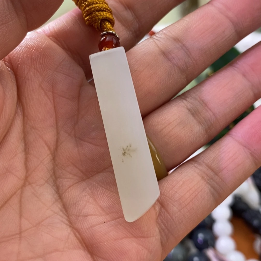 未镶嵌戒指和田玉