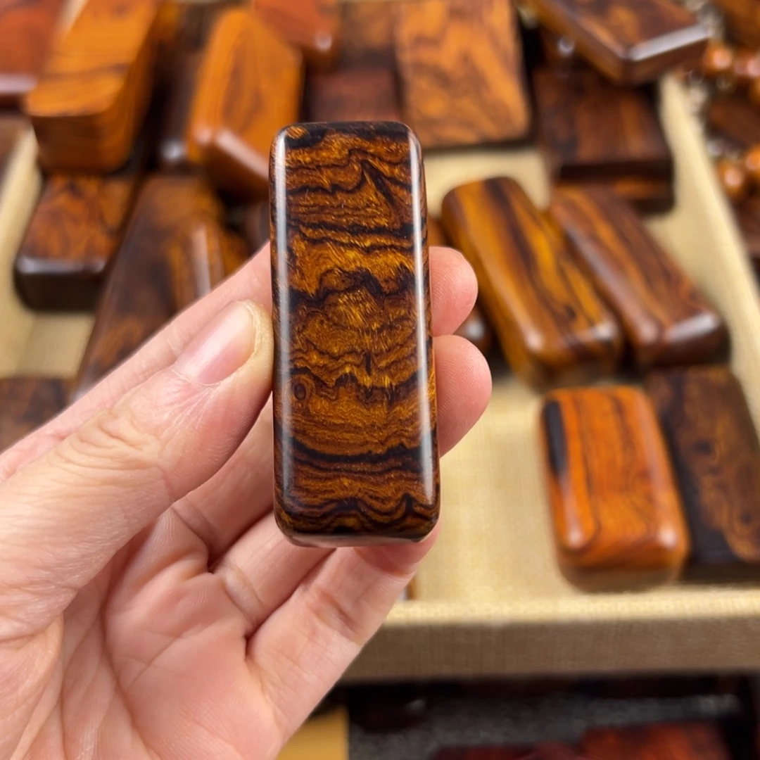 九***梦美国沙漠铁高花手把件