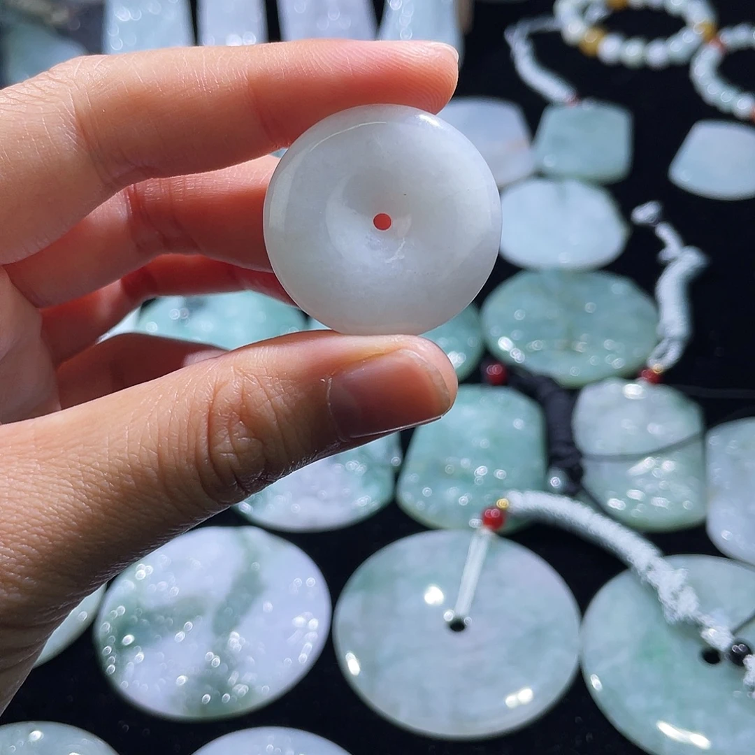 翡翠未镶嵌颈饰扣子