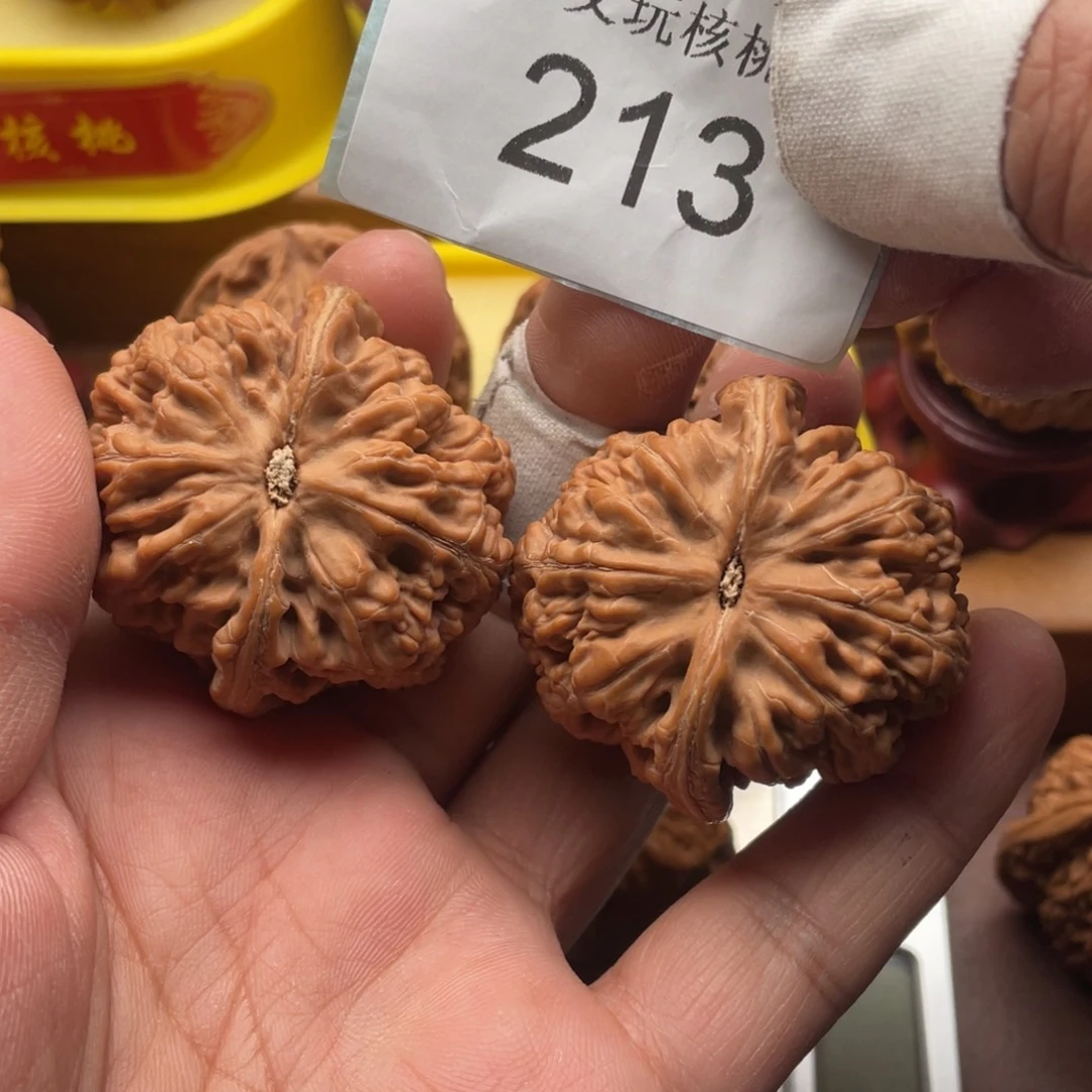 吊坠文玩核桃44粗筋