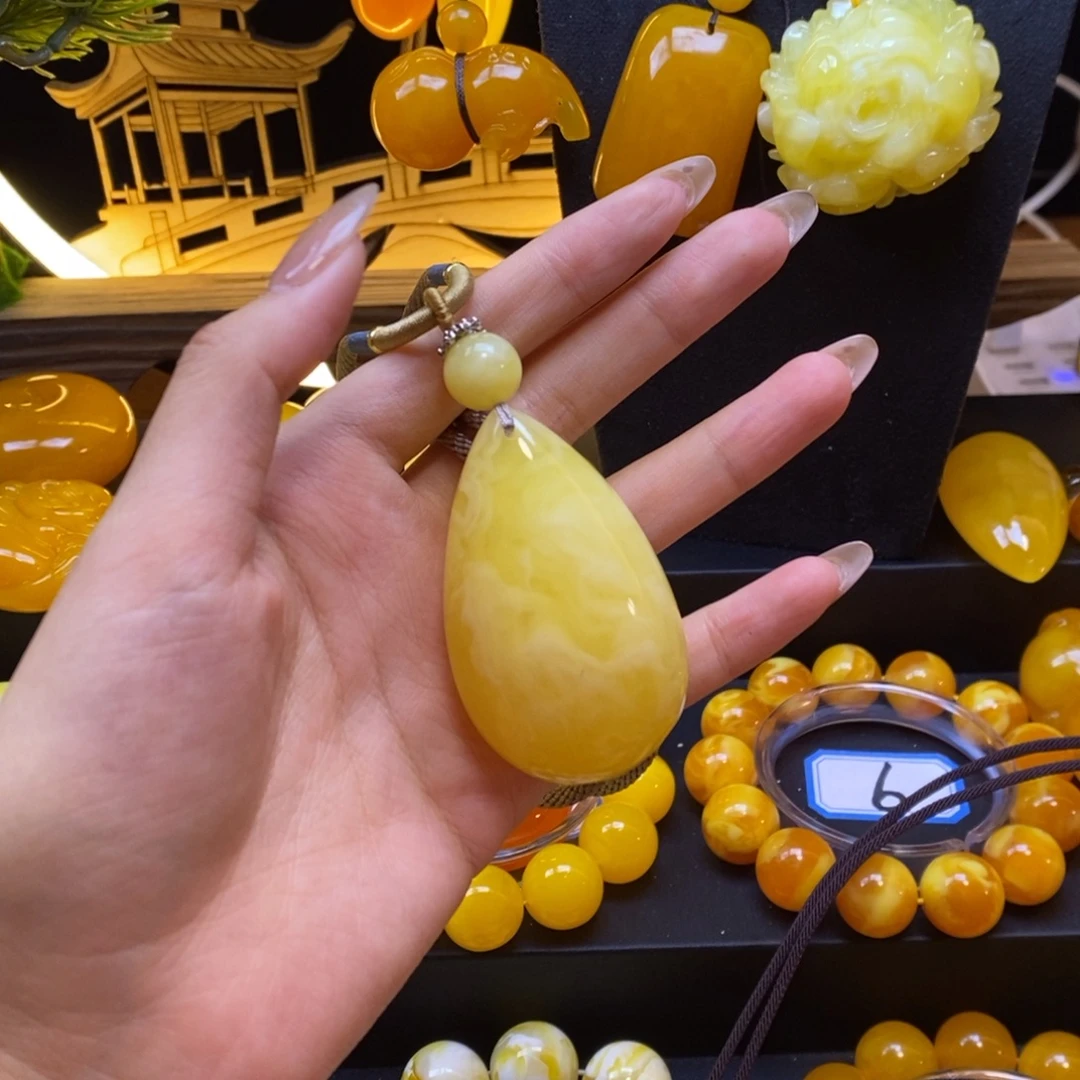 瑞***罐非金属全品无暇水滴吊坠