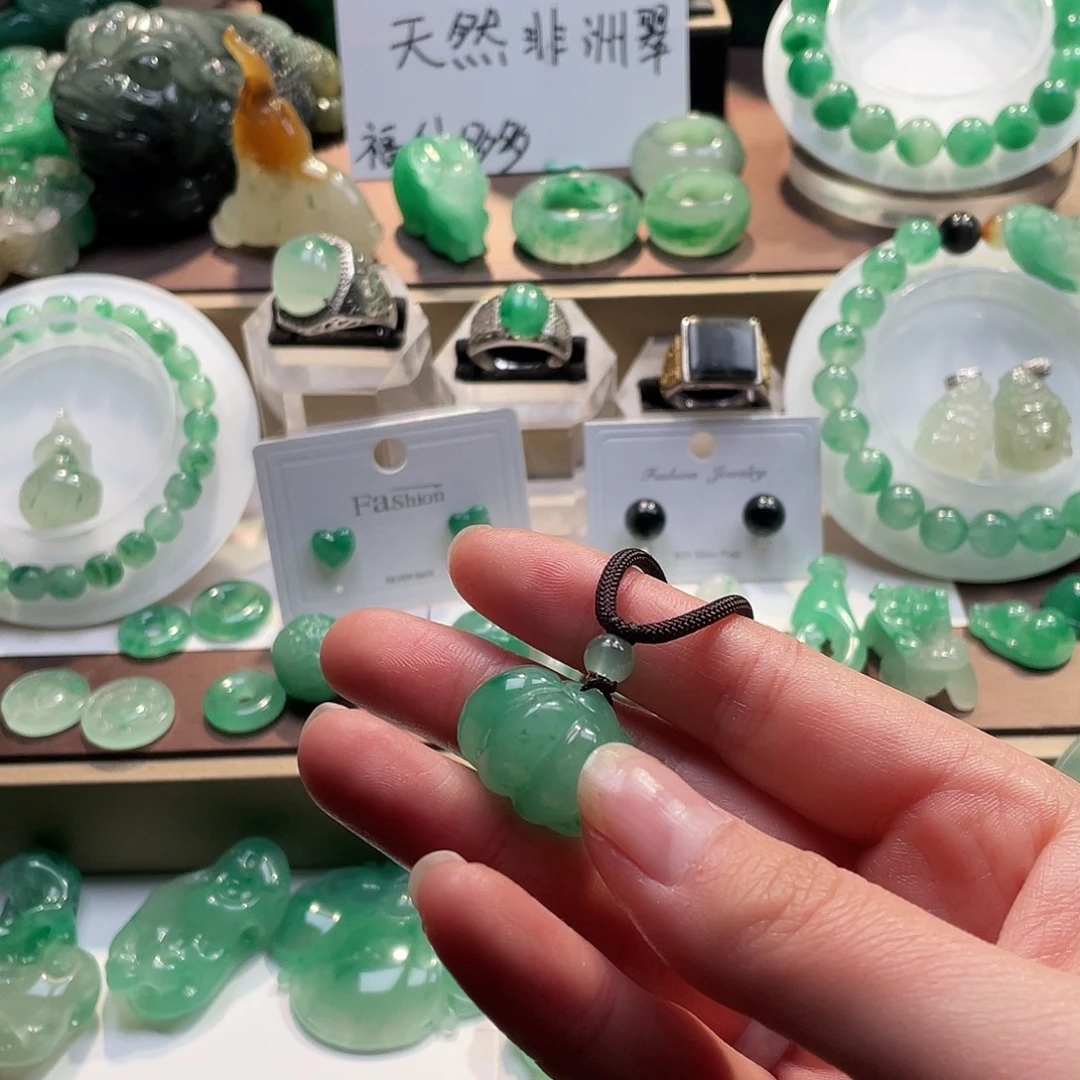 石英质玉未镶嵌吊坠