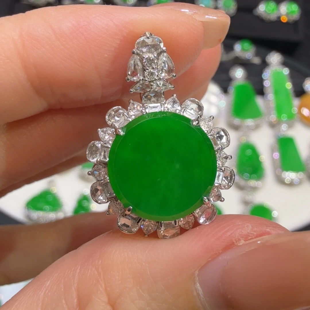 翡翠18K金镶嵌戒指收到货48小时鉴赏期