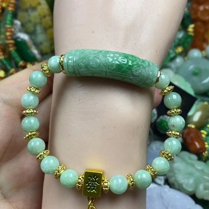 翡翠未镶嵌吊坠(赠链)