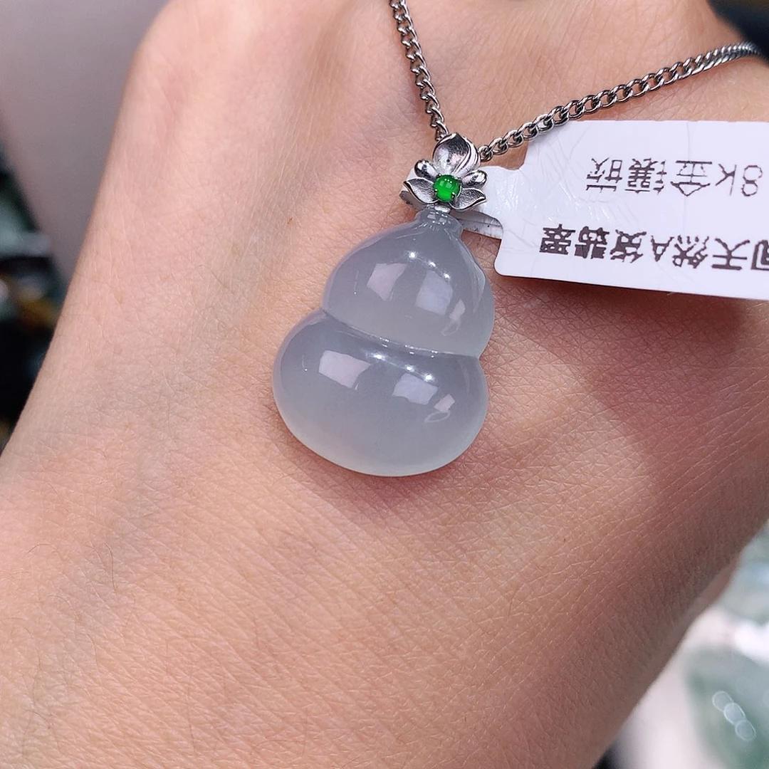 颈饰18K金镶嵌翡翠正冰天空蓝葫芦