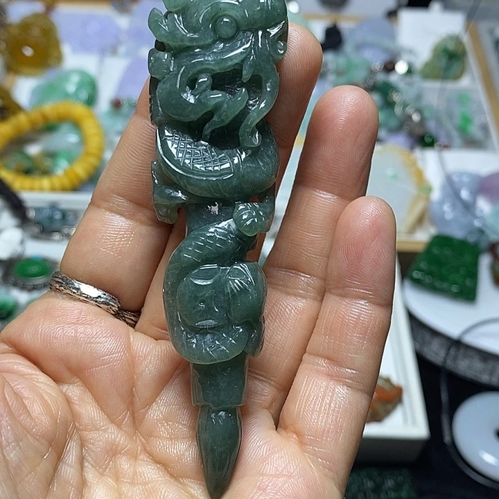 翡翠未镶嵌吊坠(赠链)