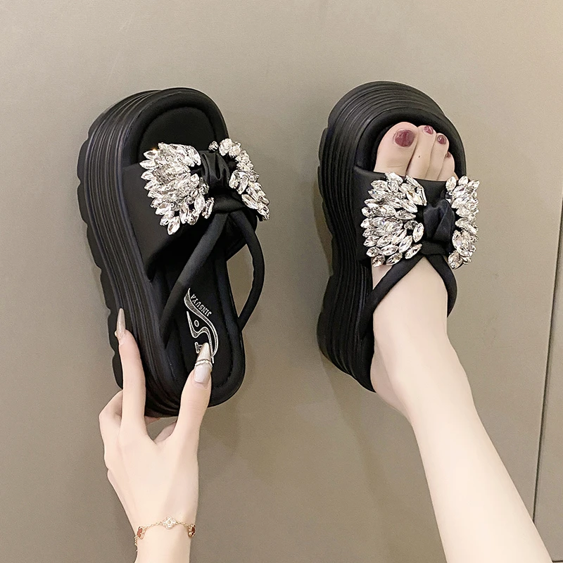 松糕厚底坡跟拖鞋女2025新款夏季外穿水钻时尚增高配裙子一字凉鞋