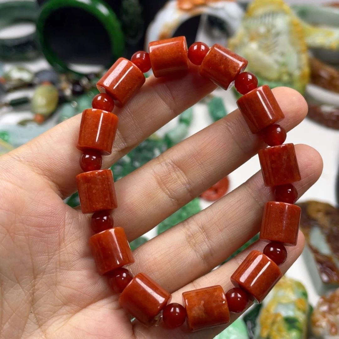 靖***翡翠未镶嵌颈饰牌子