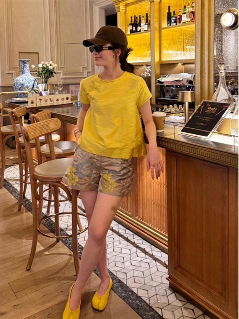 今年流行漂亮小衫设计感超好看绝美独特新中式国风黄色斜扣衬衫女