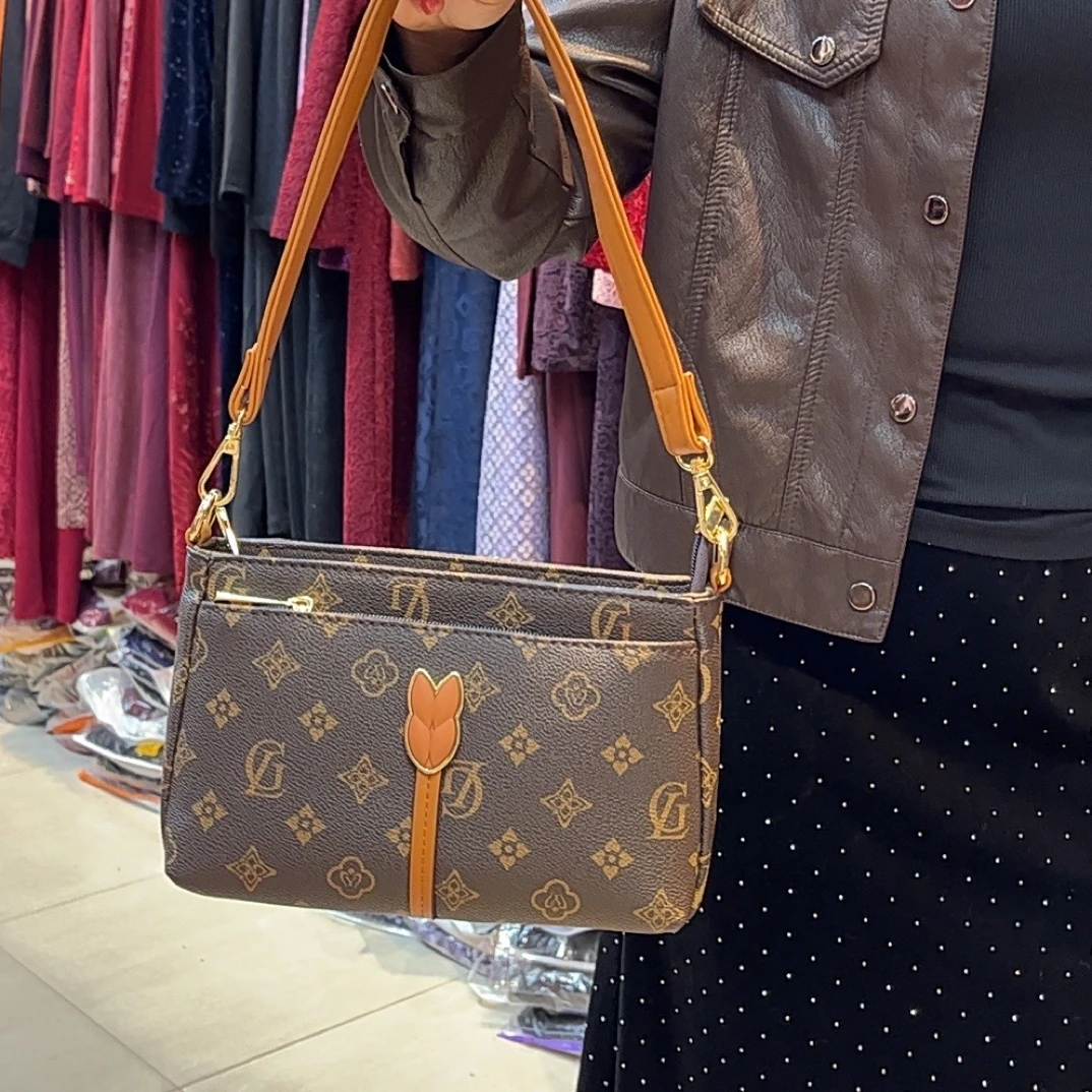 女士经典拉链防刮网红斜挎包时尚防盗气质简约风做旧