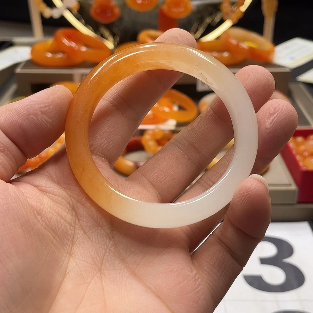 未镶嵌石英质玉（黄龙玉）手镯我***希