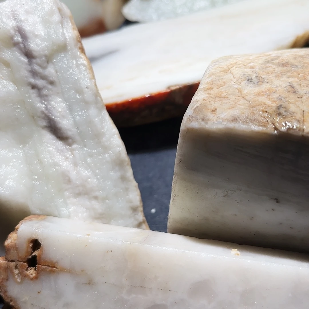 和田玉未镶嵌珠宝奇石