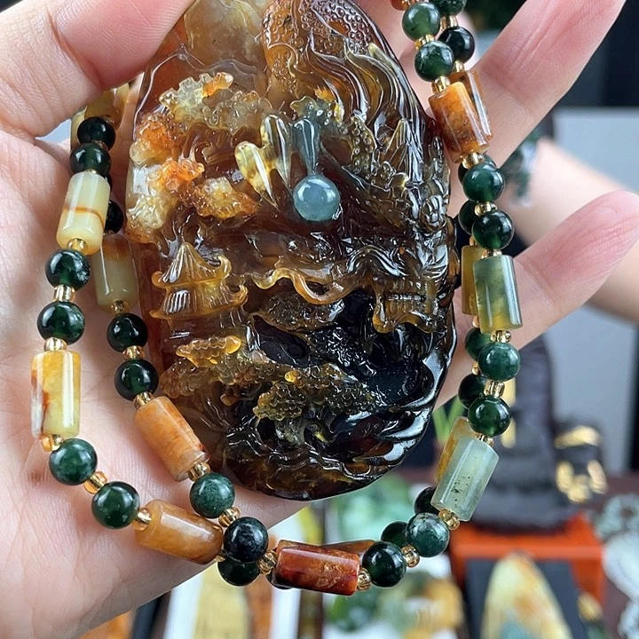 蛇纹石玉未镶嵌颈饰