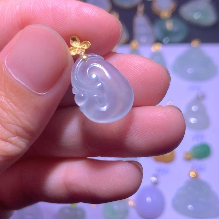 颈饰18K金镶嵌翡翠翡翠