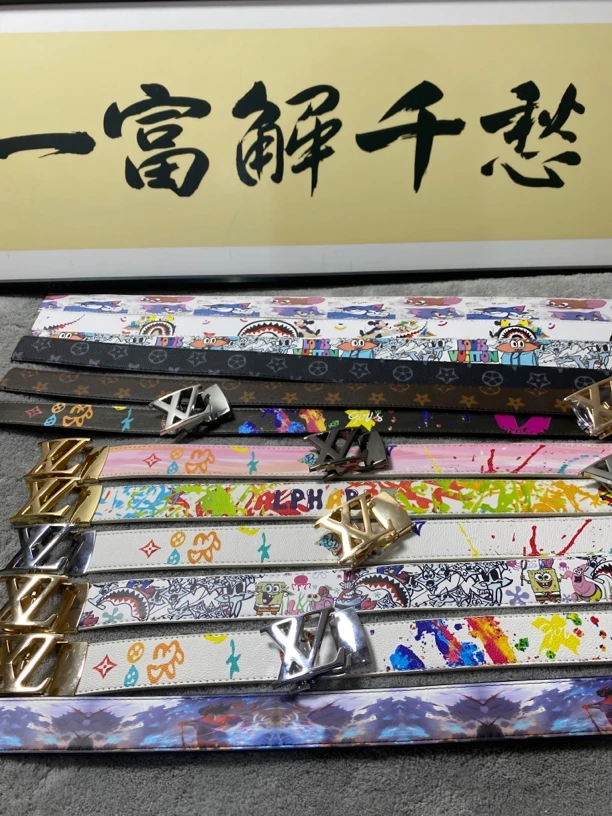 腰带男士新款自动扣格纹商务字母平滑涂鸦牛仔裤潮同款卡通自动扣