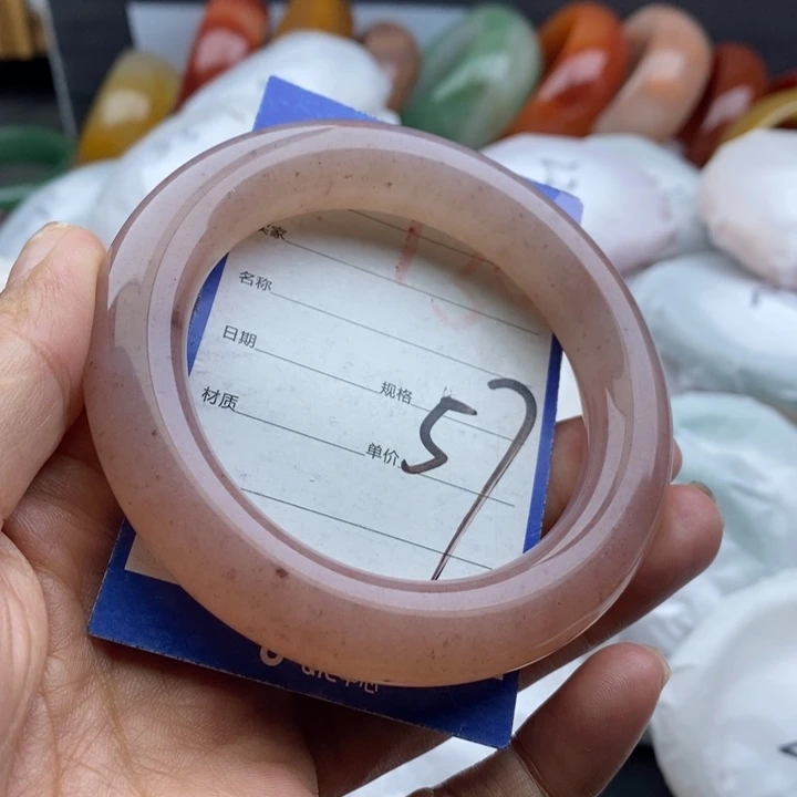 石英质玉手镯未镶嵌