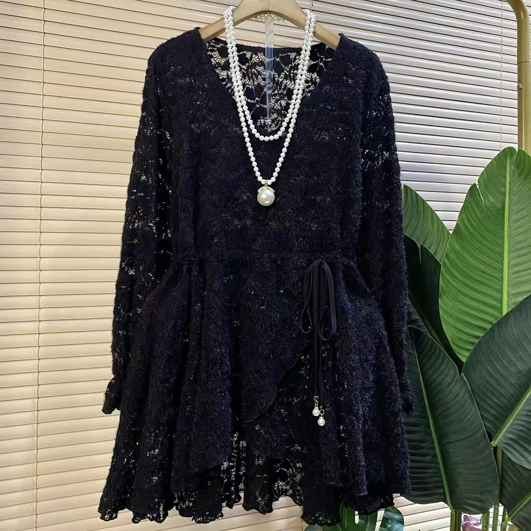 Y胖mm欧货时尚新款V领蕾丝不规则设计款洋气显瘦大衫