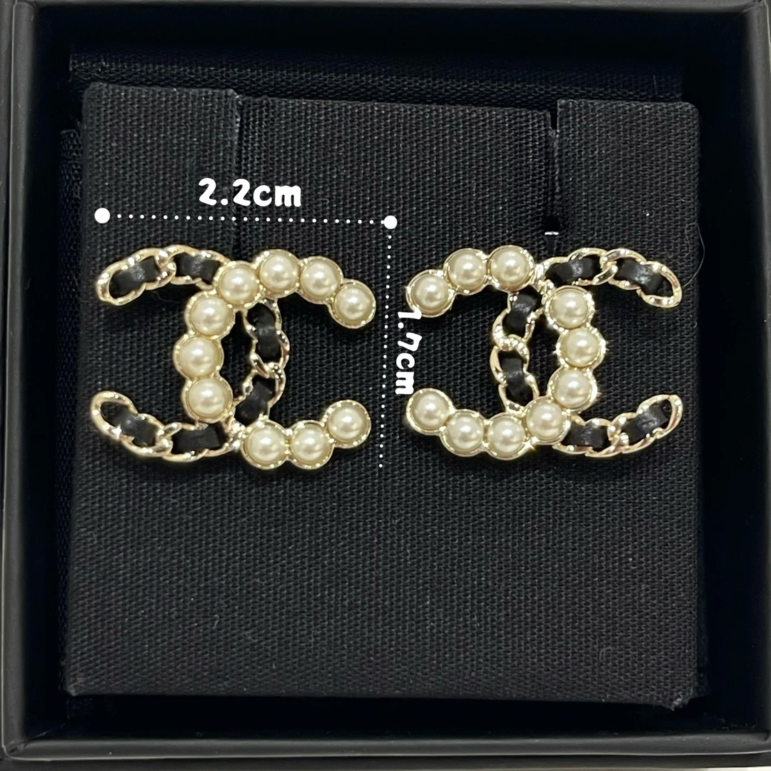 未使用 Chanel/香奈儿  25K双C皮穿链黑白拼接耳钉 耳环