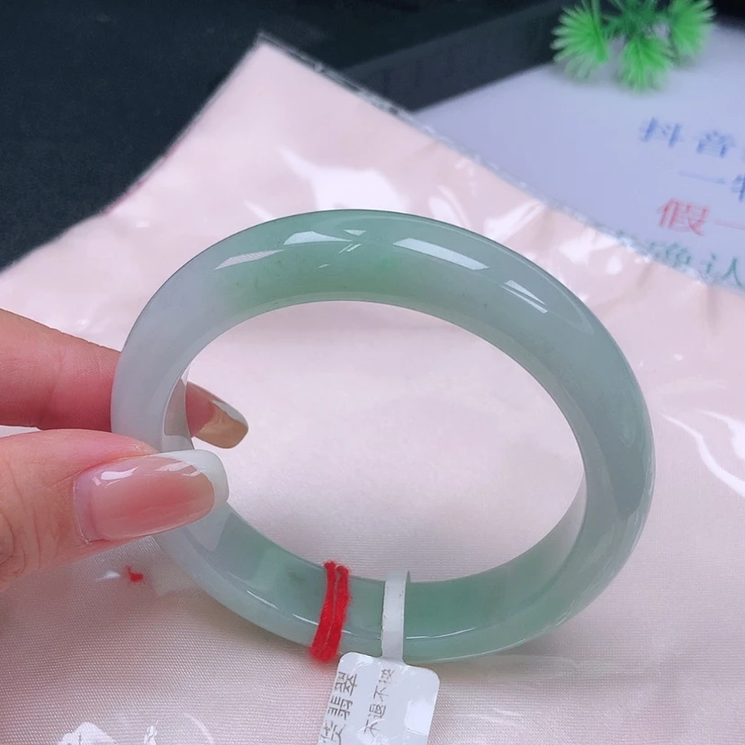 【闪购商品】未镶嵌手镯翡翠5657