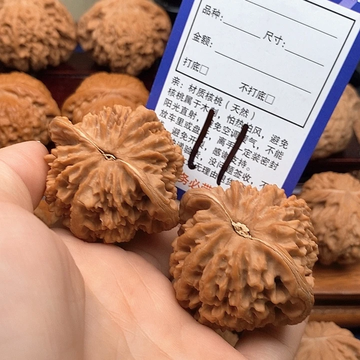 吊坠桃核满天星狮子头48