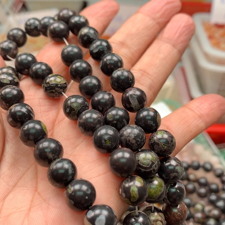 悦***r石英质玉未镶嵌颈饰10mm