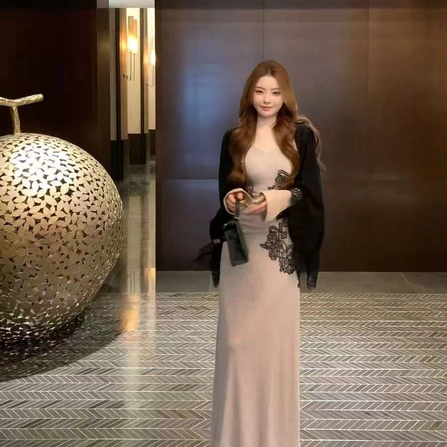 秋季新款设计感蕾丝拼接修身显瘦连衣裙气质长裙性感开叉轻奢包臀