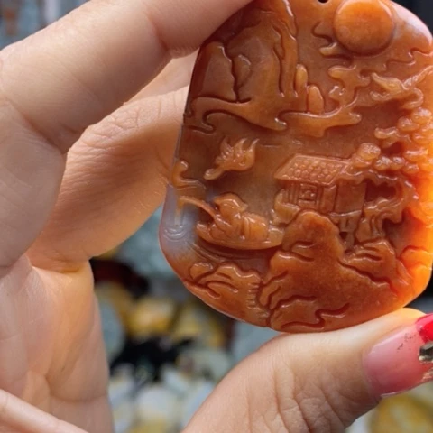 翡翠颈饰未镶嵌翡翠