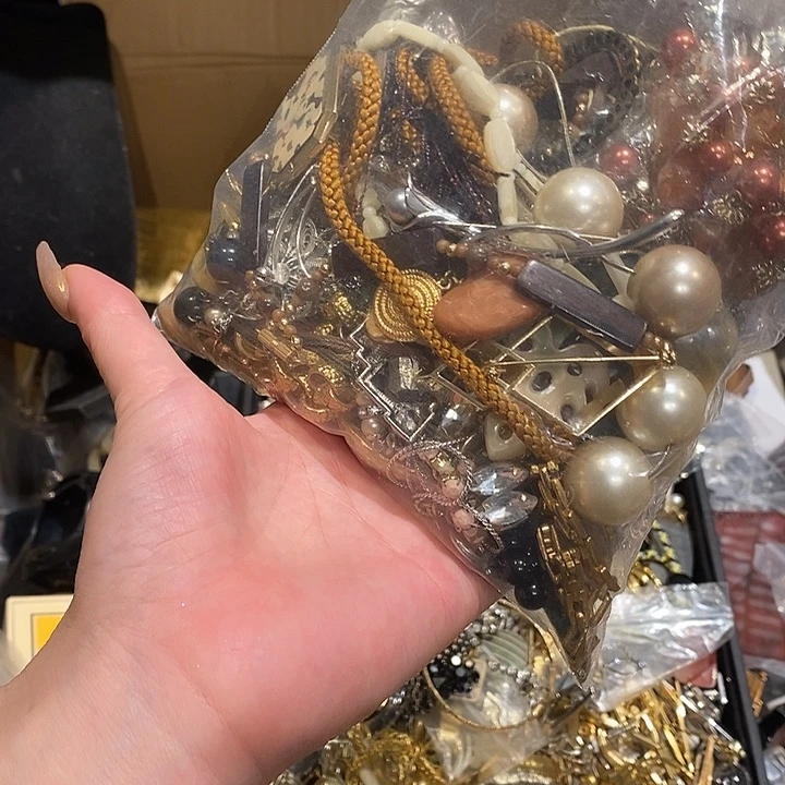 李***.中古香水沐浴露持久留