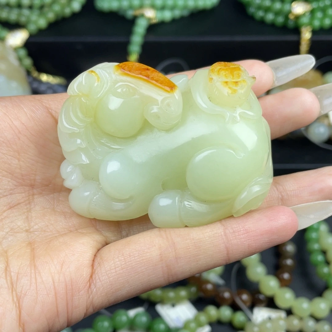 和田玉未镶嵌把件