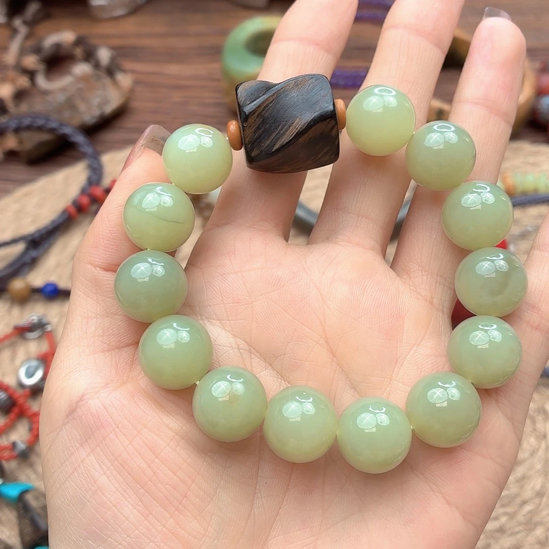 寒***雪和田玉未镶嵌手链