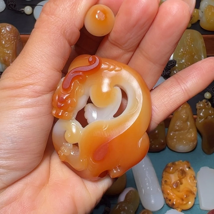 包***头和田玉未镶嵌颈饰