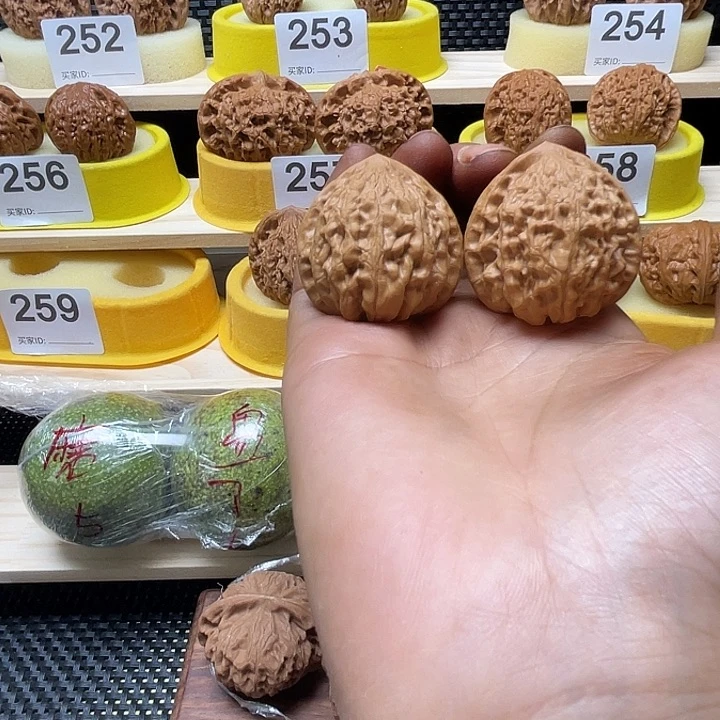 金牛手捻35尺把件