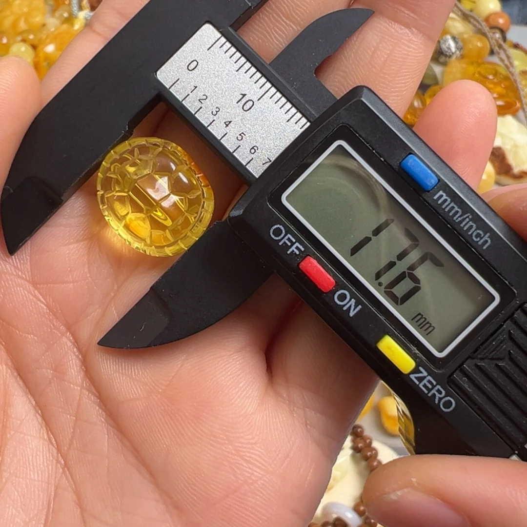 琥珀未镶嵌裸石琥珀