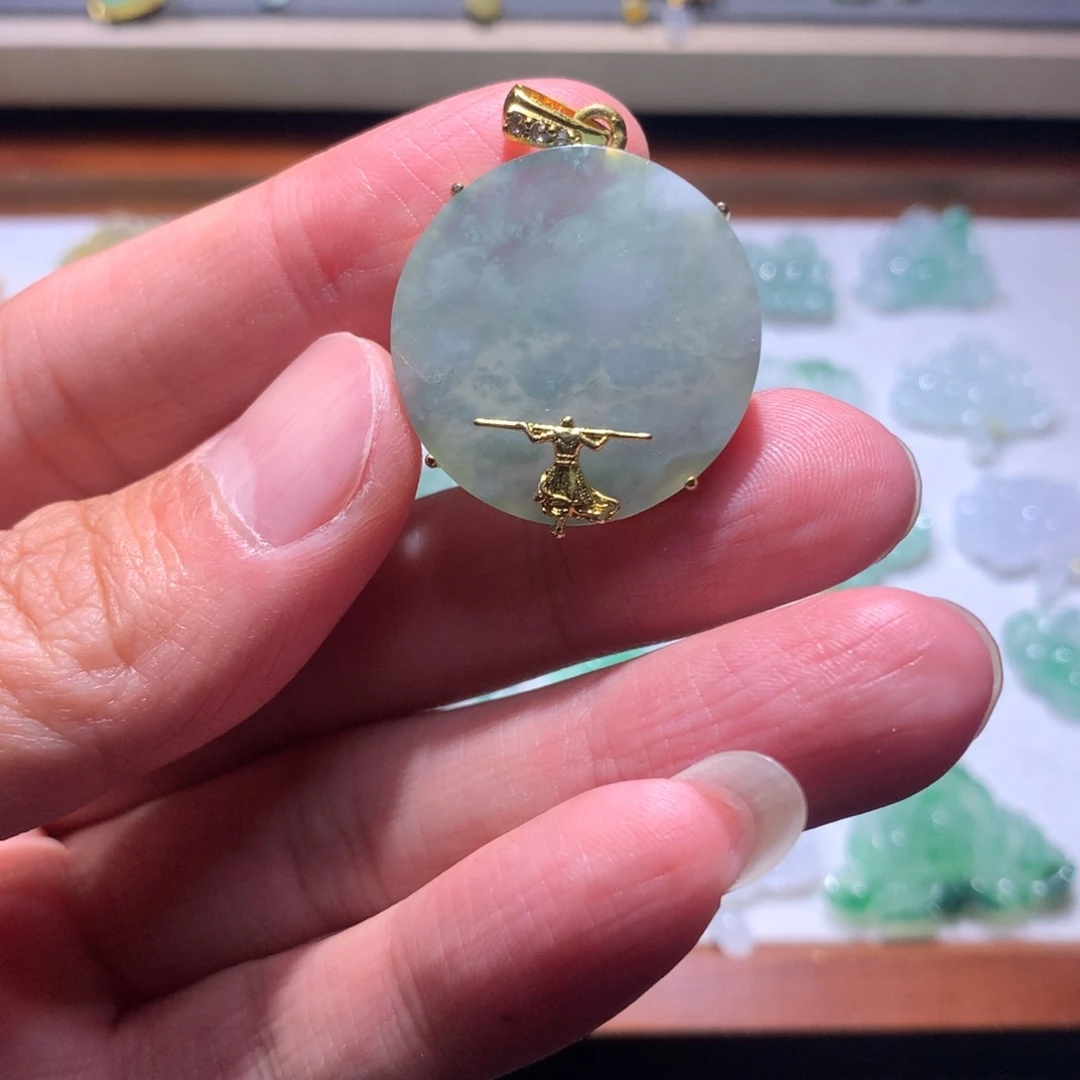 翡翠银S925镀金镶嵌颈饰大圣归来