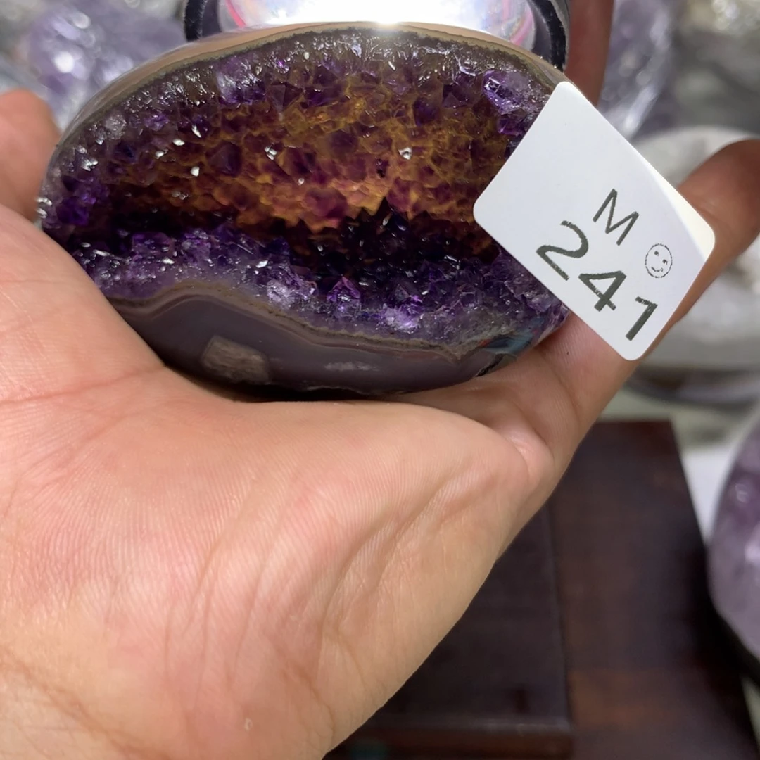 紫晶摆件未镶嵌?**?水晶