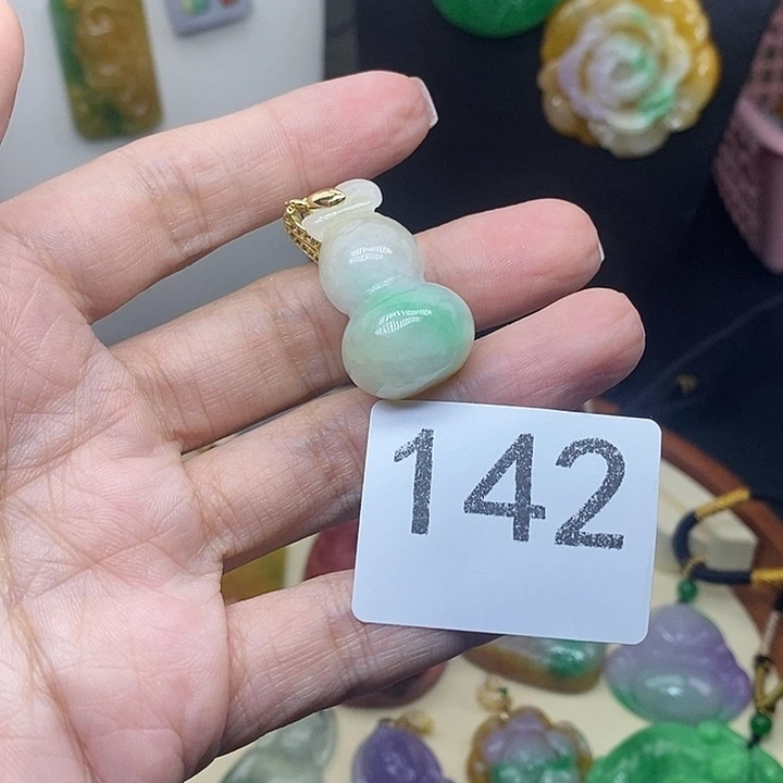 吊坠(赠链)未镶嵌翡翠