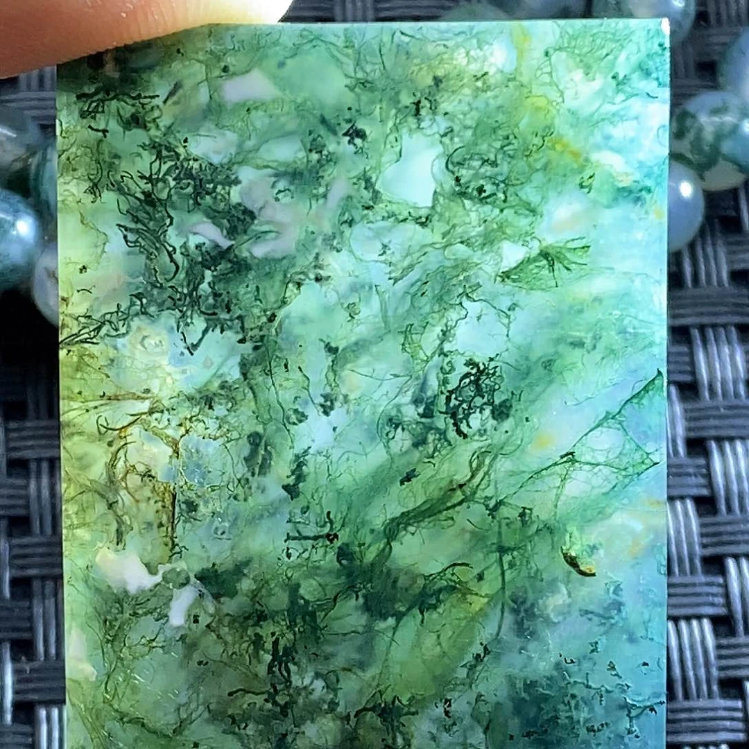 未镶嵌颈饰玛瑙/玉髓渔*