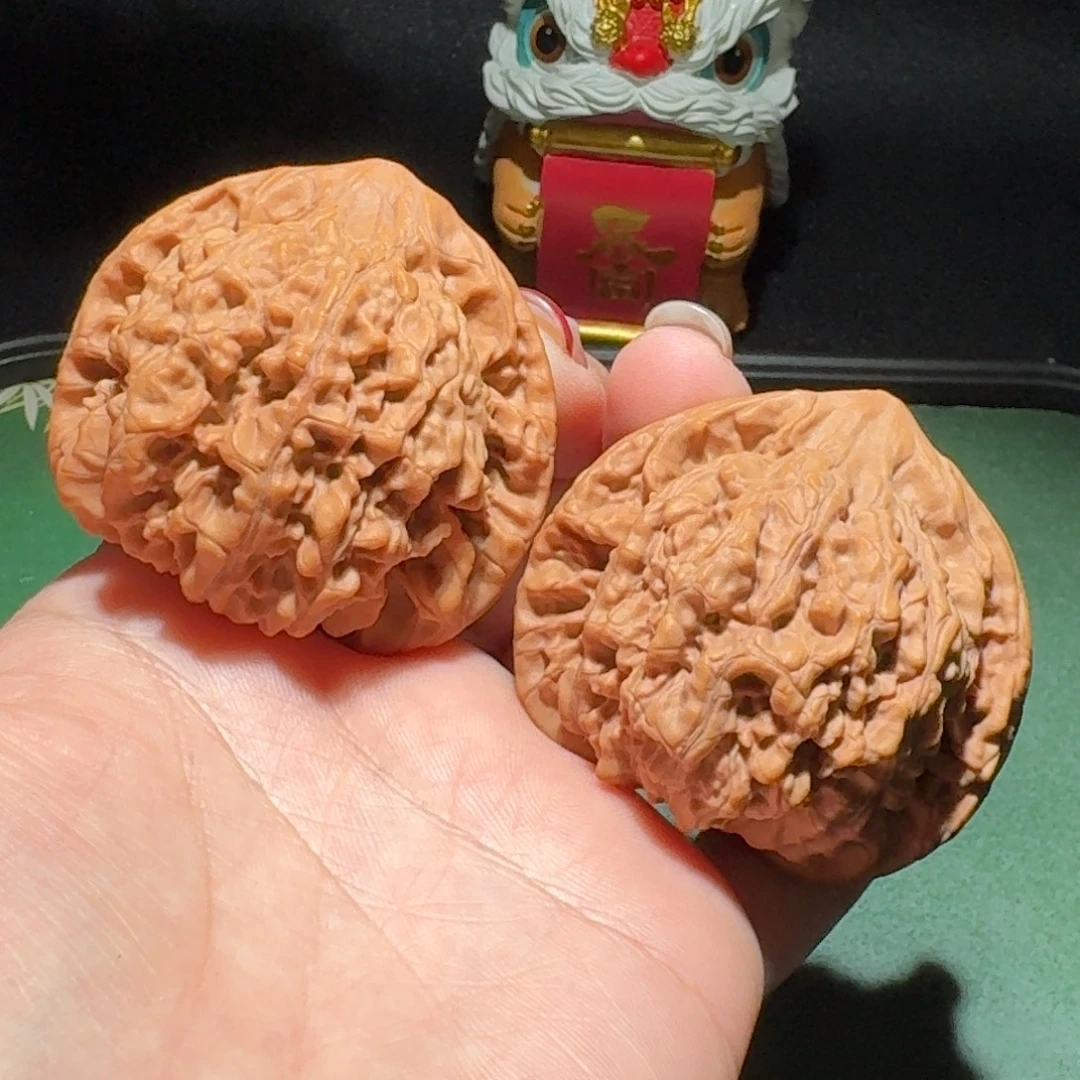 文玩核桃吊坠麒麟纹